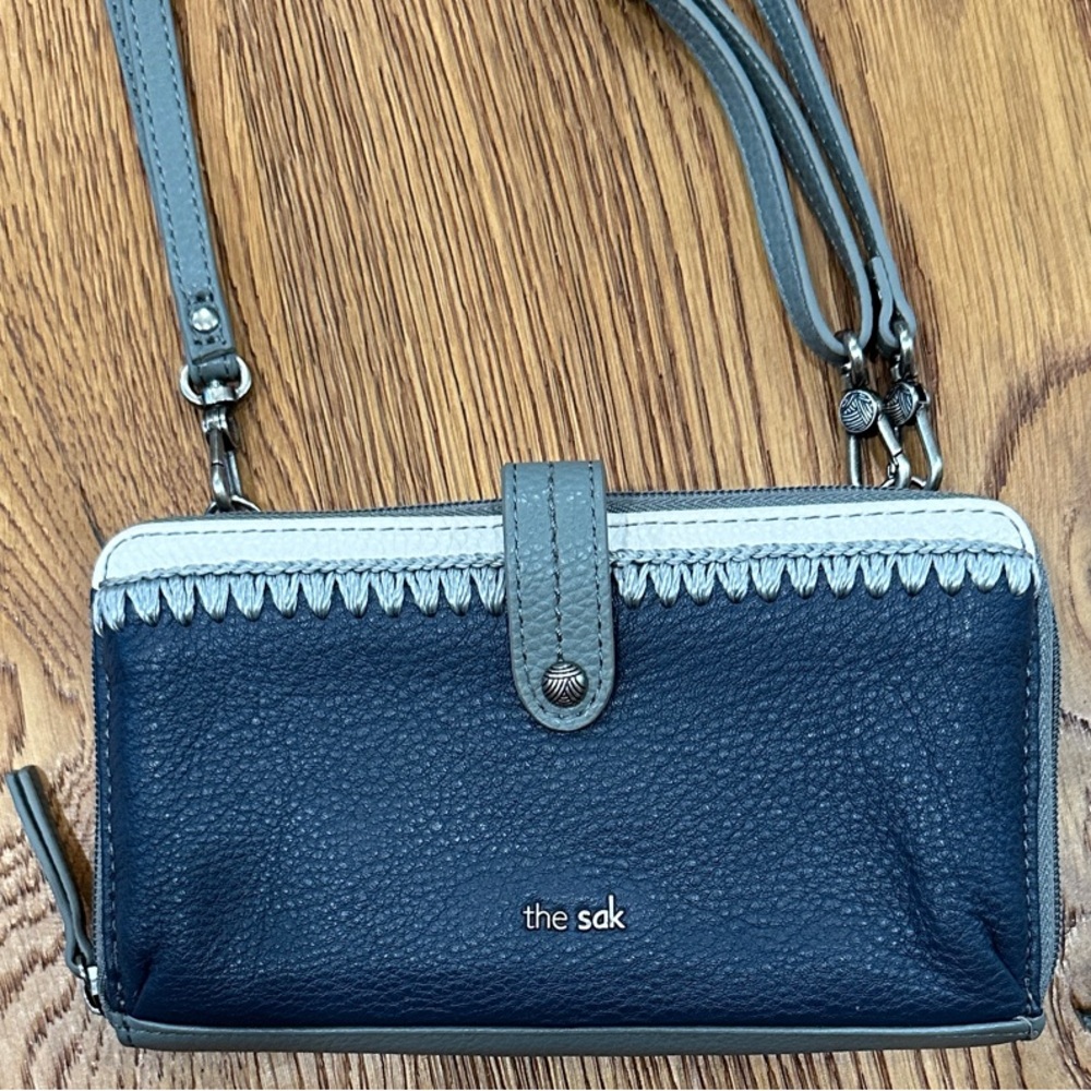The Sak Navy and Light Gray Crossbody Wallet Purse